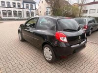 Gebraucht Renault Clio II 75 PS (55 kW) 2011 Schwarz Kleinwagen