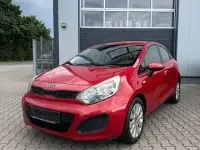 Gebraucht Kia Rio Edition 7 109 PS (80 kW) 2011 Rot Limousine