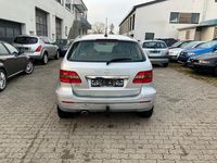 Gebraucht Mercedes B180 109 PS (80 kW) 2006 Silber Van / Kleinbus