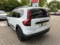Gebraucht Dacia Jogger 101 PS (74 kW) 2023 Weiß Van / Kleinbus