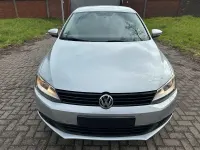 Second-hand VW Jetta 105 CP (77 kW) 2012 Gri Berlinǎ