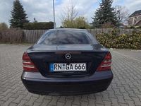 Brugt Mercedes 200 116 HK (85 kW) 2001 Blå Sedan