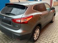 Gebraucht Nissan Qashqai 131 PS (96 kW) 2014 Grau SUV