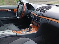 Gebraucht Mercedes E220 Elegance 150 PS (110 kW) 2003 Silber Kombi