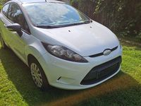 Gebraucht Ford Fiesta 60 PS (44 kW) 2009 Weiß Kleinwagen