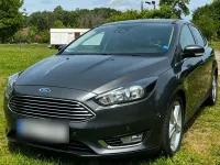 Gebraucht Ford Focus Titanium 182 PS (133 kW) 2015 Grau Limousine