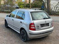 Second-hand Skoda Fabia Classic 75 CP (55 kW) 2004 Argintiu Berlinǎ