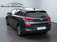 gebraucht Hyundai i30 Yes! 1.4 NAVI Klimaaut. PDC Kamera SHZ Tempo