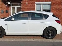 Gebraucht Opel Astra Active 120 PS (88 kW) 2013 Weiß Limousine
