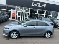 Neu Kia Ceed 140 PS (102 kW) 2025 Silber Kleinwagen