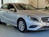Gebraucht Mercedes A180 122 PS (89 kW) 2014 Silber Kleinwagen