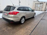 Gebraucht Ford Focus 102 PS (75 kW) 2015 Grau Kombi