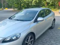 Gebraucht Volvo V40 125 PS (91 kW) 2017 Silber Kleinwagen