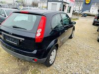 Gebraucht Ford Fiesta Ambiente 60 PS (44 kW) 2006 Blau Kleinwagen