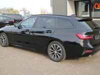Gebraucht BMW 318 Advantage 156 PS (114 kW) 2022 Schwarz Kombi