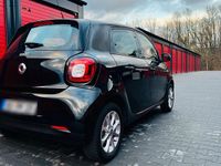 Gebraucht Smart ForFour 71 PS (52 kW) 2019 Schwarz Kleinwagen