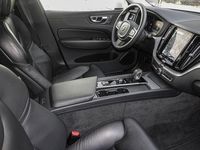 Gebraucht Volvo XC60 Core 197 PS (144 kW) 2023 Weiss SUV