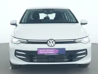 Gebraucht VW Golf VIII Life 116 PS (85 kW) 2024 Pure white Limousine