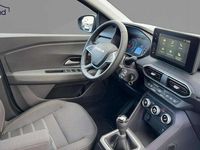 Neu Dacia Sandero Expression 91 PS (66 kW) 2025 Grün / zederngrün SUV