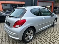 gebraucht Peugeot 207 Premium 1.6 BENZINER KLIMAANLAGE 8-FACH