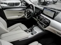 Gebraucht BMW 520 Sport Line 197 PS (144 kW) 2024 Schwarz Kombi