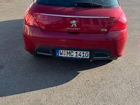 Gebraucht Peugeot 308 Active 156 PS (114 kW) 2012 Rot Limousine
