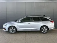 Neu Hyundai i30 Comfort 101 PS (74 kW) 2025 Shimmering silver Kombi