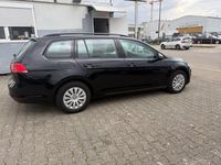 Gebraucht VW Golf VII Trendline 110 PS (80 kW) 2016 Schwarz Kombi