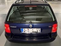 Usata VW Passat 131 CV (96 kW) 2001 Blu Station wagon