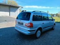 Second-hand VW Sharan 116 CP (85 kW) 2005 Argintiu Monovolum