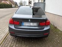 Gebraucht BMW 320 184 PS (135 kW) 2013 Grau Limousine