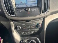 Gebraucht Ford C-MAX 150 PS (110 kW) 2017 Weiß Van / Kleinbus