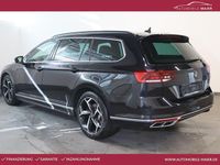 Gebraucht VW Passat R-line 200 PS (147 kW) 2023 Deep black perleffekt Kombi