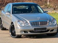 Second-hand Mercedes E500 306 CP (225 kW) 2004 Auriu Berlinǎ