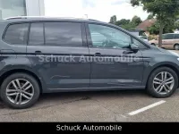 Gebraucht VW Touran United 150 PS (110 kW) 2021 Grau Van / Kleinbus
