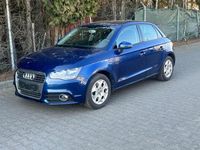 Gebraucht Audi A1 Attraction 122 PS (89 kW) 2012 Blau Kleinwagen