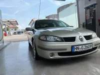 Gebraucht Renault Laguna II Dynamique 135 PS (99 kW) 2005 Gold Limousine
