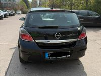 Second-hand Opel Astra 90 CP (66 kW) 2008 Negru Berlinǎ