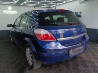 Usata Opel Astra Edition 105 CV (77 kW) 2006 Blu Berlina