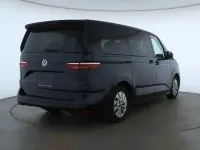Second-hand VW Multivan Basis 150 CP (110 kW) 2024 Negru Monovolum