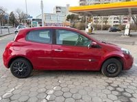 Gebraucht Renault Clio III 75 PS (55 kW) 2010 Rot Limousine