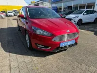Gebraucht Ford Focus Titanium 120 PS (88 kW) 2017 Rot Limousine