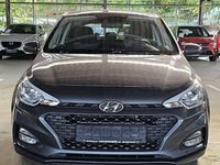 Gebraucht Hyundai i20 Trend 101 PS (74 kW) 2020 Star dust Limousine