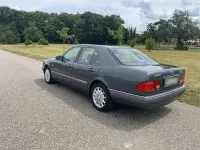 Gebraucht Mercedes E200 136 PS (100 kW) 1996 Silber Limousine