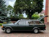 Gebraucht Mercedes 200 109 PS (80 kW) 1983 Grün Kombi