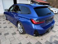 Gebraucht BMW 340 374 PS (275 kW) 2023 Portimao blau Kombi
