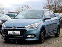 Gebraucht Hyundai i20 84 PS (61 kW) 2017 Blau Kleinwagen