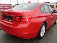 Gebraucht BMW 320 Comfort Edition 184 PS (135 kW) 2012 Rot Limousine