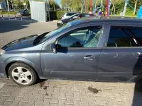 Usata Opel Astra 120 CV (88 kW) 2008 Andere farben Station wagon