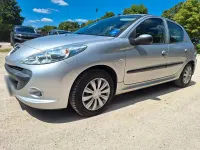 Gebraucht Peugeot 206 68 PS (50 kW) 2010 Silber Limousine